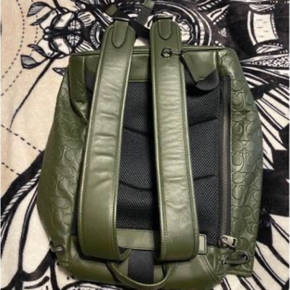 Green coach backpack - Picture 2 of 6